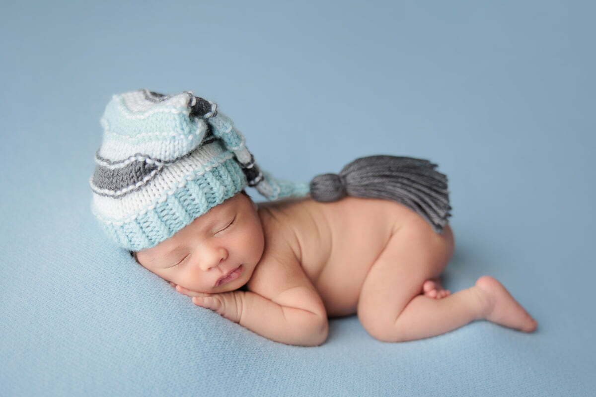 newborn-photography-baby-boy-blue-hat
